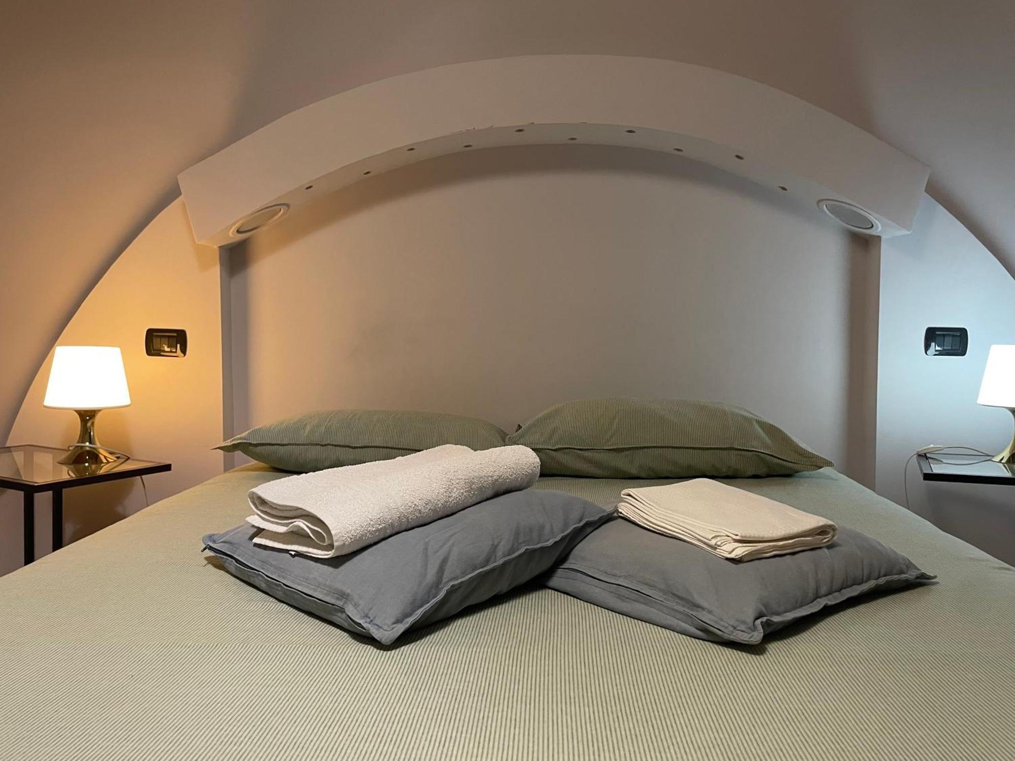 Paradise Rooms - Brignole Station Генуя Экстерьер фото