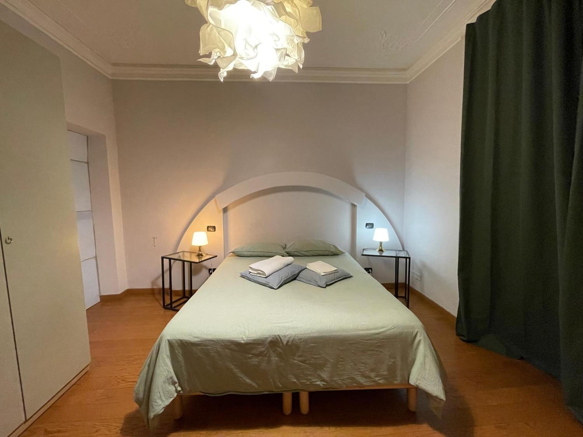 Paradise Rooms - Brignole Station Генуя Экстерьер фото
