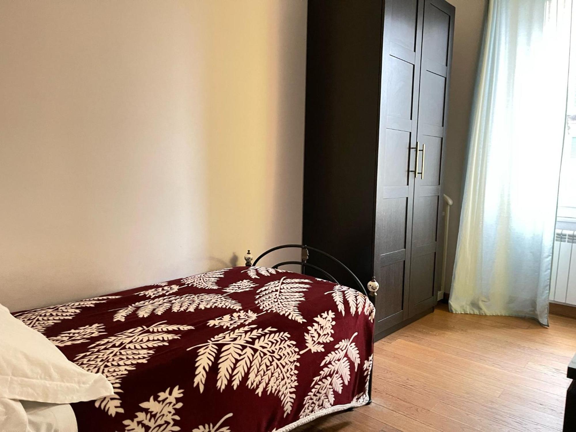 Paradise Rooms - Brignole Station Генуя Экстерьер фото